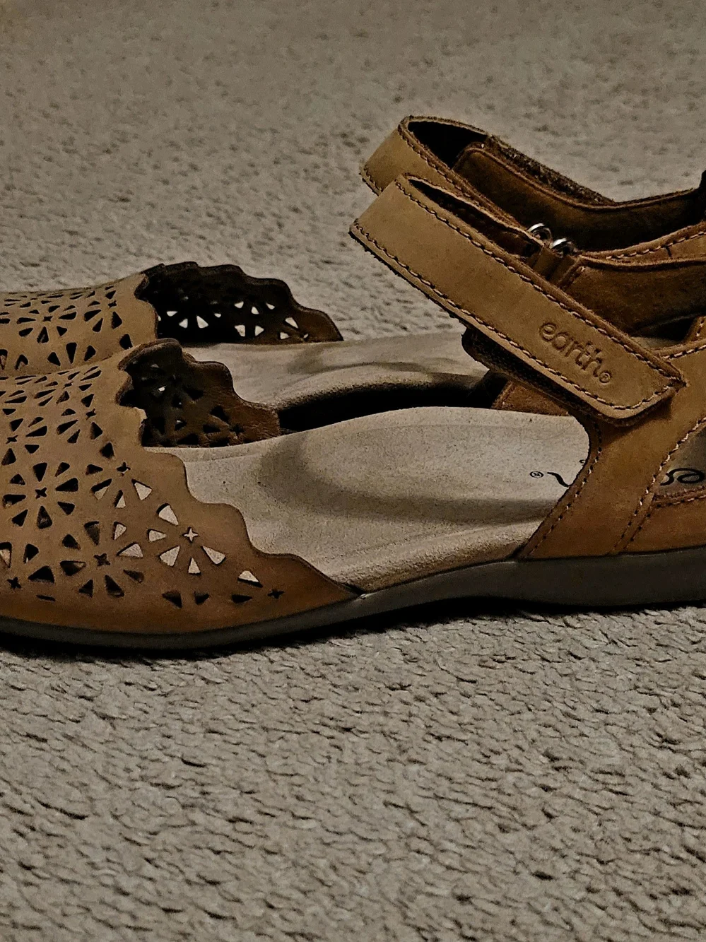 Earth Brand Men’s Tan Sandal - Comfortable Slip-On
